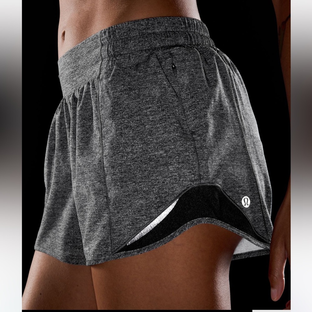 Lululemon Women’s Hottie Hot Shorts • 8